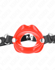 KINK - BAVAGLIO LIP 8 CM CON CINTURINO IN SIMILPELLE ROSSO 63 x 2 CM REGOLABILE 39 - 58 CM - KINK COLLAR & GAG - Intimo per le occasioni speciali | The Game Lingerie