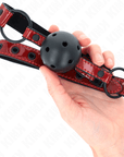 KINK - PALLA IN SIMILPELLE LUCIDA 4.5 CM GAG 63.5 X 2 CM REGOLABILE 41 X 59 CM - KINK COLLAR & GAG - Intimo per le occasioni speciali | The Game Lingerie