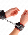 KINK - POGGIPOLSI IMBOTTITI IN PELLICCIA ROSSO/NERO REGOLABILE 17 - 29 CM X 6 CM - KINK WRIST RESTRAINT - Intimo per le occasioni speciali | The Game Lingerie