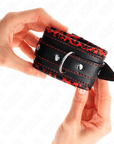 KINK - POGGIPOLSI IMBOTTITI IN PELLICCIA ROSSO/NERO REGOLABILE 17 - 29 CM X 6 CM - KINK WRIST RESTRAINT - Intimo per le occasioni speciali | The Game Lingerie