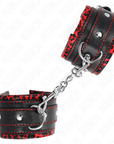 KINK - POGGIPOLSI IMBOTTITI IN PELLICCIA ROSSO/NERO REGOLABILE 17 - 29 CM X 6 CM - KINK WRIST RESTRAINT - Intimo per le occasioni speciali | The Game Lingerie