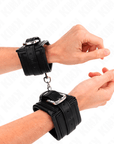 KINK - POGGIPOLSO CON FIBBIA STRASS NERO REGOLABILE 25 - 32 CM X 5,5 CM - KINK WRIST RESTRAINT - Intimo per le occasioni speciali | The Game Lingerie