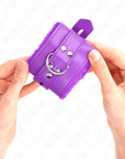 KINK - POLSINI IMBOTTITI IN PELLICCIA CON FORI QUADRI VIOLA E CINTURA VIOLA REGOLABILE 17 - 29 CM X 6 CM - KINK WRIST RESTRAINT - Intimo per le occasioni speciali | The Game Lingerie