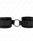 KINK - POLSINI IN PELLICCIA PER PRINCIPIANTI 25 CM CON O - RING 4 CM NERO REGOLABILE 15 - 25 CM - KINK WRIST RESTRAINT - Intimo per le occasioni speciali | The Game Lingerie