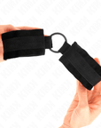 KINK - POLSINI IN PELLICCIA PER PRINCIPIANTI 25 CM CON O - RING 4 CM NERO REGOLABILE 15 - 25 CM - KINK WRIST RESTRAINT - Intimo per le occasioni speciali | The Game Lingerie