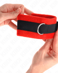 KINK - POLSINI IN PELLICCIA PER PRINCIPIANTI NERO - ROSSO 30 X 7 CM - KINK WRIST RESTRAINT - Intimo per le occasioni speciali | The Game Lingerie