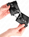 KINK - POLSO FISSO CON ANELLO E BORCHIE REGOLABILE NERO 17 - 22 CM X 6,5 CM - KINK WRIST RESTRAINT - Intimo per le occasioni speciali | The Game Lingerie
