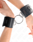 KINK - POLSO FISSO CON CHIUSURA AD ANELLO E LUCCHETTO NERO REGOLABILE 16 - 23 CM X 5,5 CM - KINK WRIST RESTRAINT - Intimo per le occasioni speciali | The Game Lingerie
