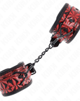 KINK - RESISTENZA DA POLSO CON MOTIVO A DIAMANTI ROSSO SCURO REGOLABILE 17 - 26 CM X 5,5 CM - KINK WRIST RESTRAINT - Intimo per le occasioni speciali | The Game Lingerie