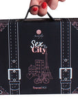 SECRETPLAY - KIT DA VIAGGIO SESSO IN CITTÀ (ES/EN/DE/FR/NL/PT) - SECRETPLAY 100% GAMES - Intimo per le occasioni speciali | The Game Lingerie