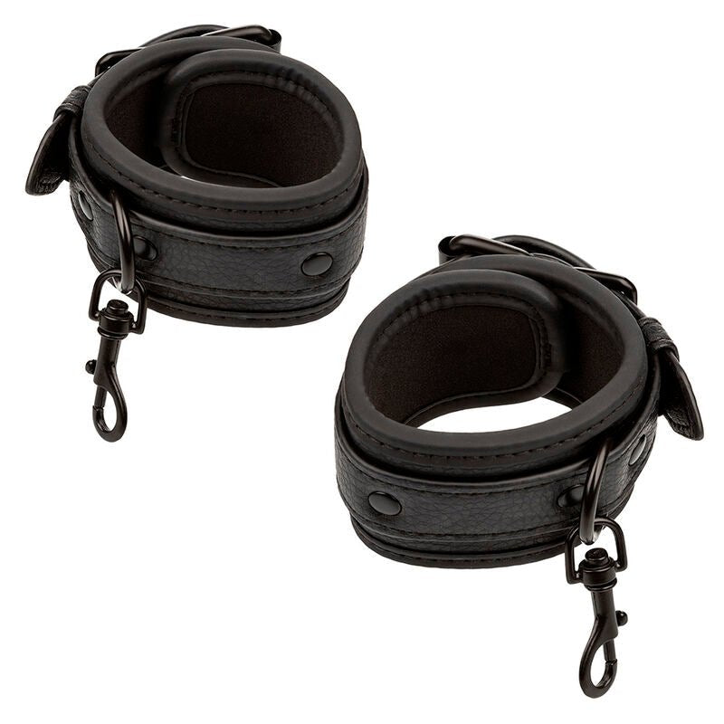 CALEXOTICS - NOCTURNAL CONNETTORE HOG TIE CUERO REGOLABILE NERO - CALEXOTICS - Intimo per le occasioni speciali | The Game Lingerie