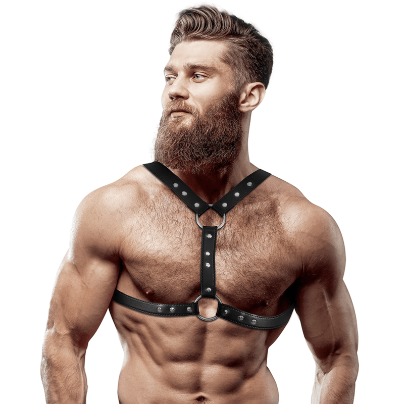 FETISH SUBMISSIVE ATTITUDINE - IMBRACATURA PER IL PETTO IN ECOPELLE CON DOPPIO SUPPORTO E BORCHIE PER UOMO - FETISH SUBMISSIVE ATTITUDE - Intimo per le occasioni speciali | The Game Lingerie
