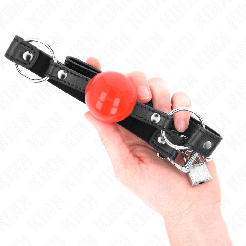 KINK - BALL 4 CM GAG CON SERRATURA SFERA ROSSA CINTURINO NERO 60 x 2 CM - KINK COLLAR & GAG - Intimo per le occasioni speciali | The Game Lingerie