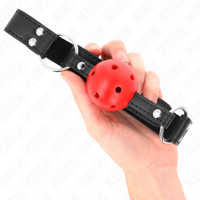 KINK - BAVAGLIO SFERA TRASPIRANTE 4 CM CON DOPPIO RIVETTO IN CUOIO 62,5 x 2,5 CM REGOLABILE 42 - 58 CM - KINK COLLAR & GAG - Intimo per le occasioni speciali | The Game Lingerie