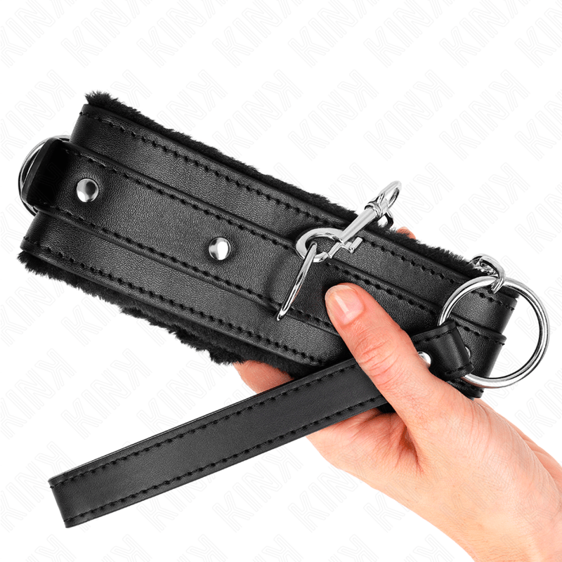 KINK - COLLARE CON GUINZAGLIO 65 CM CON RESTRIZIONI NERO 36 - 42 CM X 5,5 CM - KINK COLLAR & GAG - Intimo per le occasioni speciali | The Game Lingerie