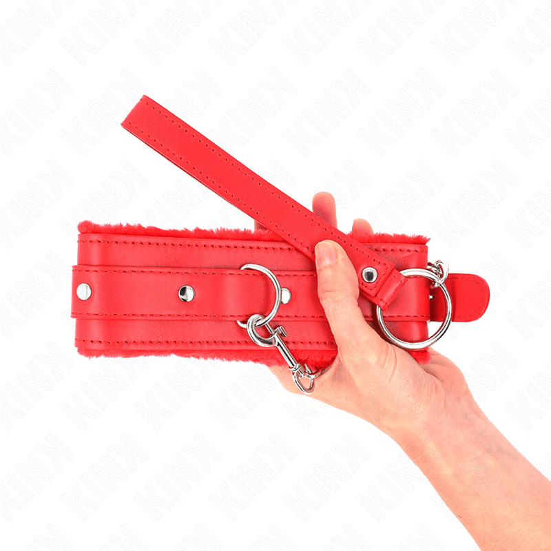 KINK - COLLARE CON GUINZAGLIO 65 CM CON RESTRIZIONI ROSSO 36 - 42 CM X 5,5 CM - KINK COLLAR & GAG - Intimo per le occasioni speciali | The Game Lingerie