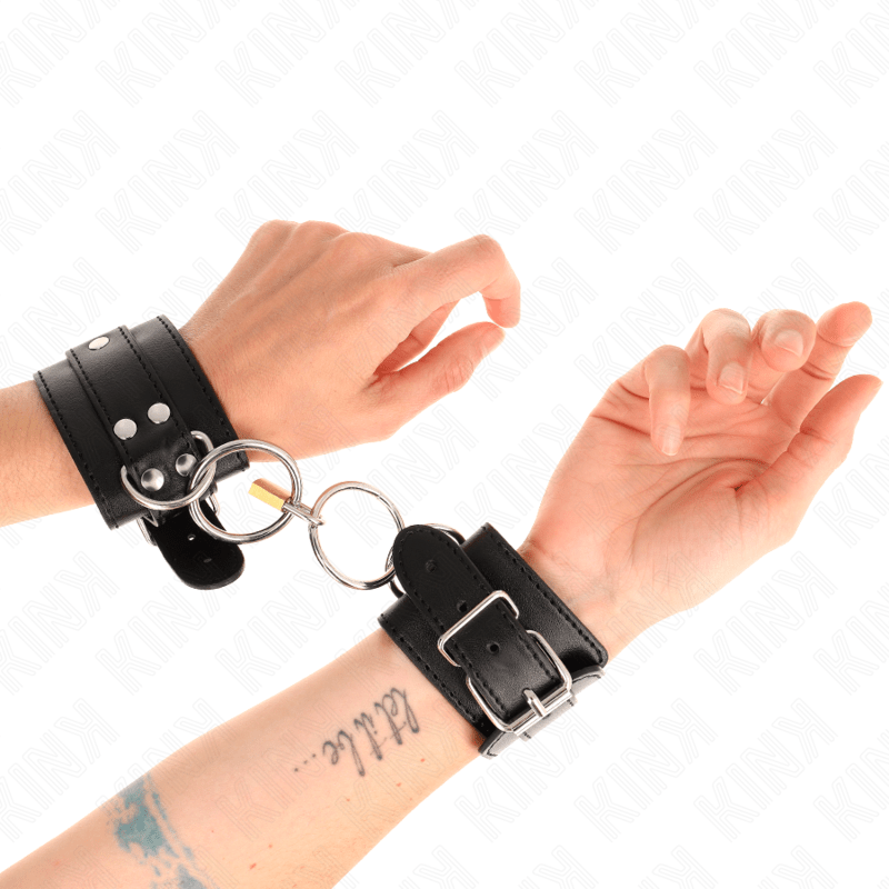 KINK - FERMAPOLSO CON BLOCCAGGIO O - RING NERO REGOLABILE 20 - 28 CM X 5,5 CM - KINK WRIST RESTRAINT - Intimo per le occasioni speciali | The Game Lingerie