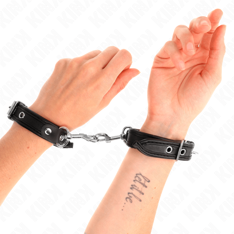 KINK - MINI BRACCIALETTI NERI CON BORCHIE REGOLABILI 16 - 22 CM X 2 CM - KINK WRIST RESTRAINT - Intimo per le occasioni speciali | The Game Lingerie