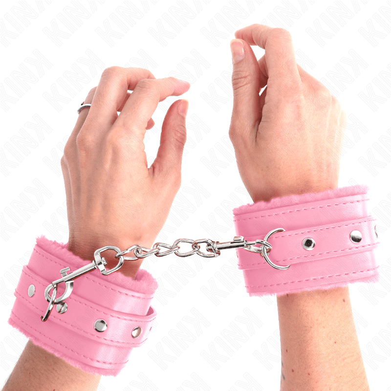 KINK - POGGIPOLSI PREMIUM RIVESTITI IN PELLICCIA ROSA CON CINTURA ROSA REGOLABILE 17 - 29 CM X 6 CM - KINK WRIST RESTRAINT - Intimo per le occasioni speciali | The Game Lingerie