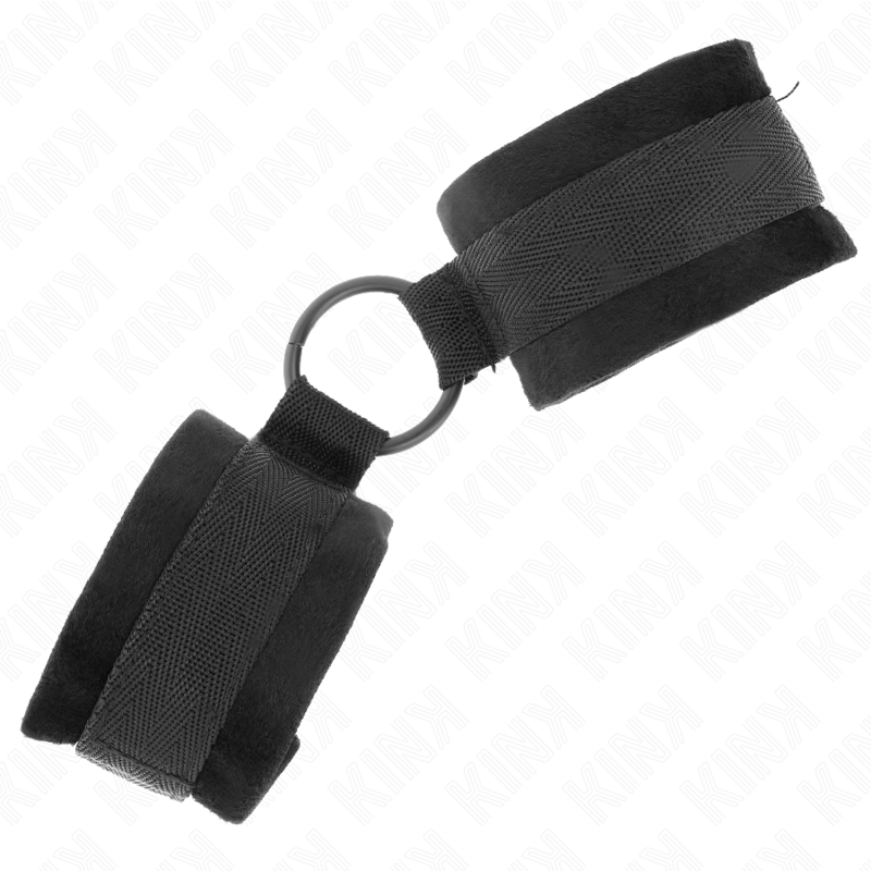 KINK - POLSINI IN PELLICCIA PER PRINCIPIANTI 25 CM CON O - RING 4 CM NERO REGOLABILE 15 - 25 CM - KINK WRIST RESTRAINT - Intimo per le occasioni speciali | The Game Lingerie