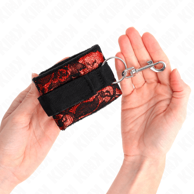 KINK - POLSO SCANDALO ROSSO - NERO - KINK WRIST RESTRAINT - Intimo per le occasioni speciali | The Game Lingerie