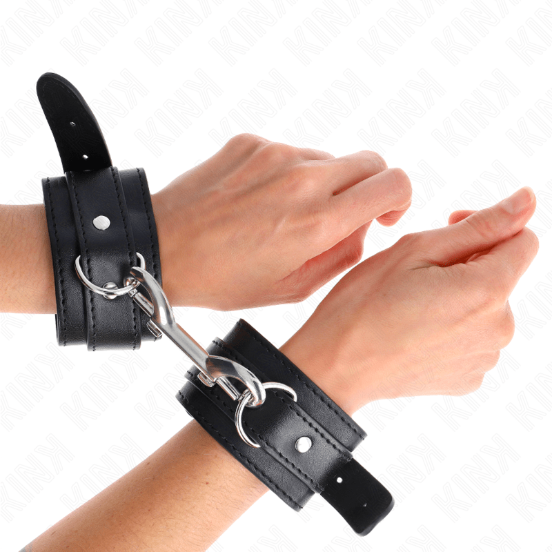 KINK - POTENZIALE DA POLSO FILA DI RIVETTI SINGOLA NERA REGOLABILE 17 - 28 CM X 5 CM - KINK WRIST RESTRAINT - Intimo per le occasioni speciali | The Game Lingerie