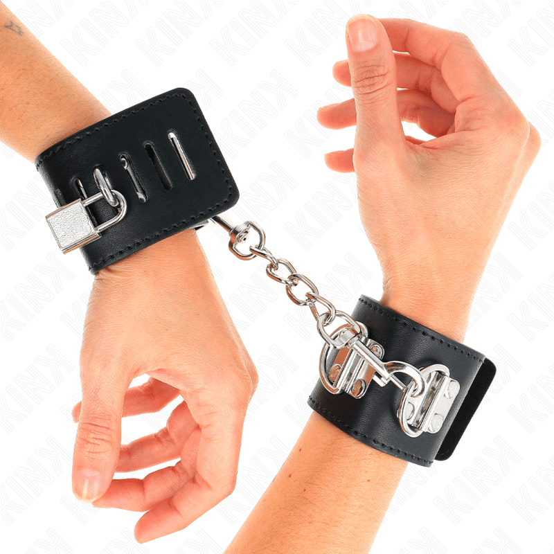 KINK - RESISTENZA DA POLSO MULTIPOSIZIONE CON CHIUSURA A LUCCHETTO NERA REGOLABILE 16 - 23 CM X 5,5 CM - KINK WRIST RESTRAINT - Intimo per le occasioni speciali | The Game Lingerie