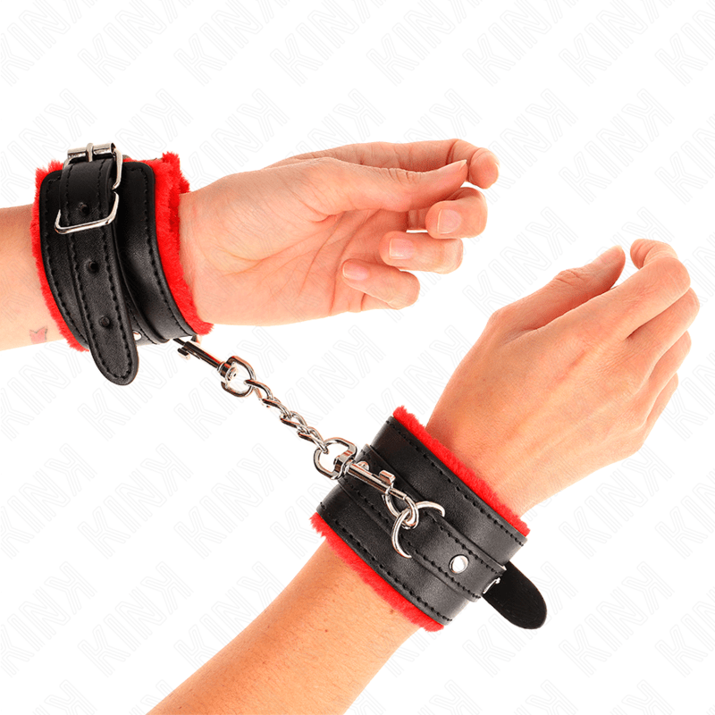 KINK - RESISTENZA DA POLSO PREMIUM FODERATA IN PELLICCIA ROSSO CON CINTURA NERA REGOLABILE 17 - 29 CM X 6 CM - KINK WRIST RESTRAINT - Intimo per le occasioni speciali | The Game Lingerie