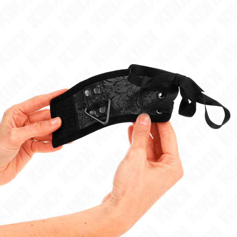 KINK - RESISTENZA DA POLSO SCANDALO DETTAGLI IN PIZZO NERO 24,5 CM X 6,5 CM - KINK WRIST RESTRAINT - Intimo per le occasioni speciali | The Game Lingerie