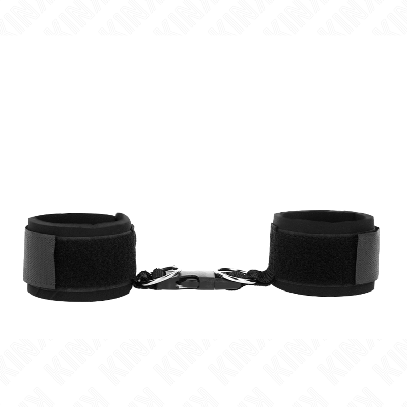 KINK - TENUTA DA POLSO IN NEOPRENE CON GANCIO E LOOP NERA REGOLABILE 22 - 34 CM - KINK WRIST RESTRAINT - Intimo per le occasioni speciali | The Game Lingerie