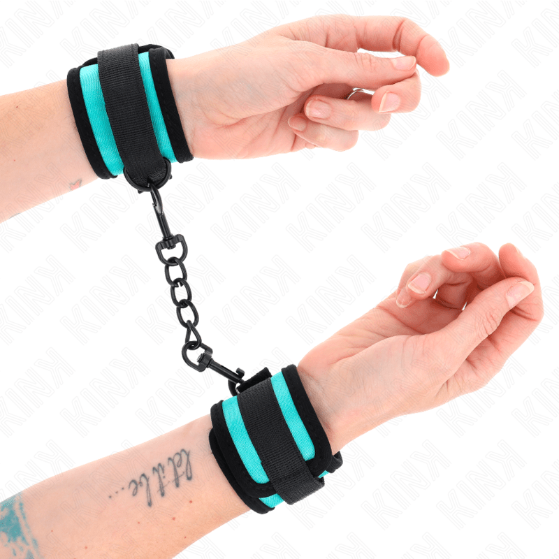 KINK - TENUTA DA POLSO IN NYLON CON GANCIO E LOOP NERO - BLU REGOLABILE 18 - 32 CM X 5 CM - KINK WRIST RESTRAINT - Intimo per le occasioni speciali | The Game Lingerie