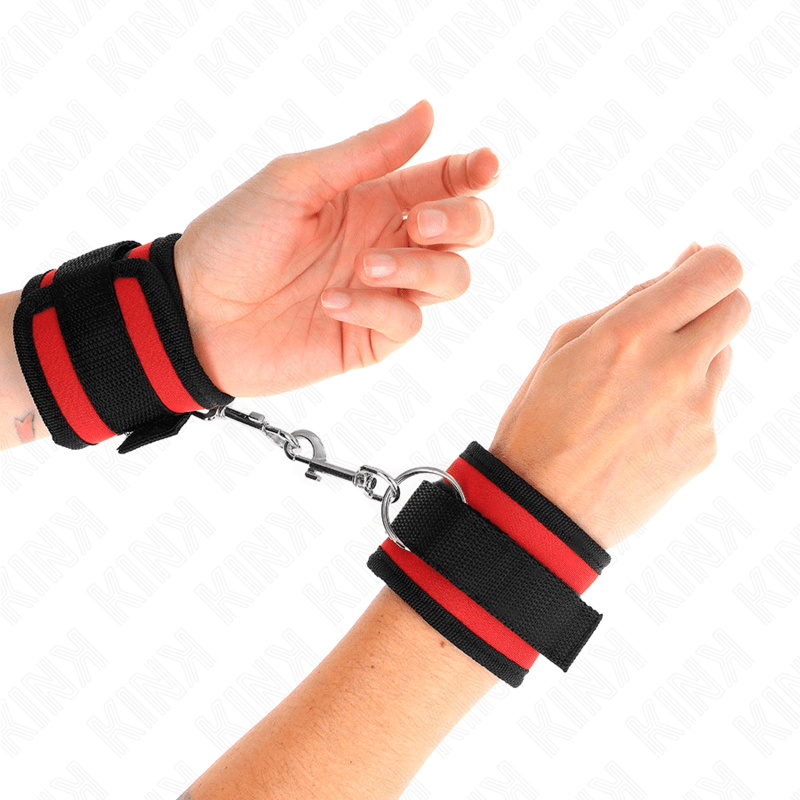 KINK - TENUTA DA POLSO IN NYLON HOOK&LOOP ROSSO - NERO MODELLO 2 REGOLABILE 18 - 35 CM X 6 CM - KINK WRIST RESTRAINT - Intimo per le occasioni speciali | The Game Lingerie