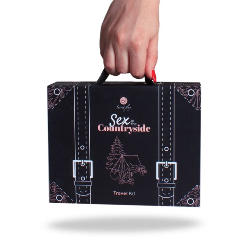 SECRETPLAY - KIT DA VIAGGIO SESSO IN CAMPAGNA (ES/EN/DE/FR/NL/PT) - SECRETPLAY 100% GAMES - Intimo per le occasioni speciali | The Game Lingerie